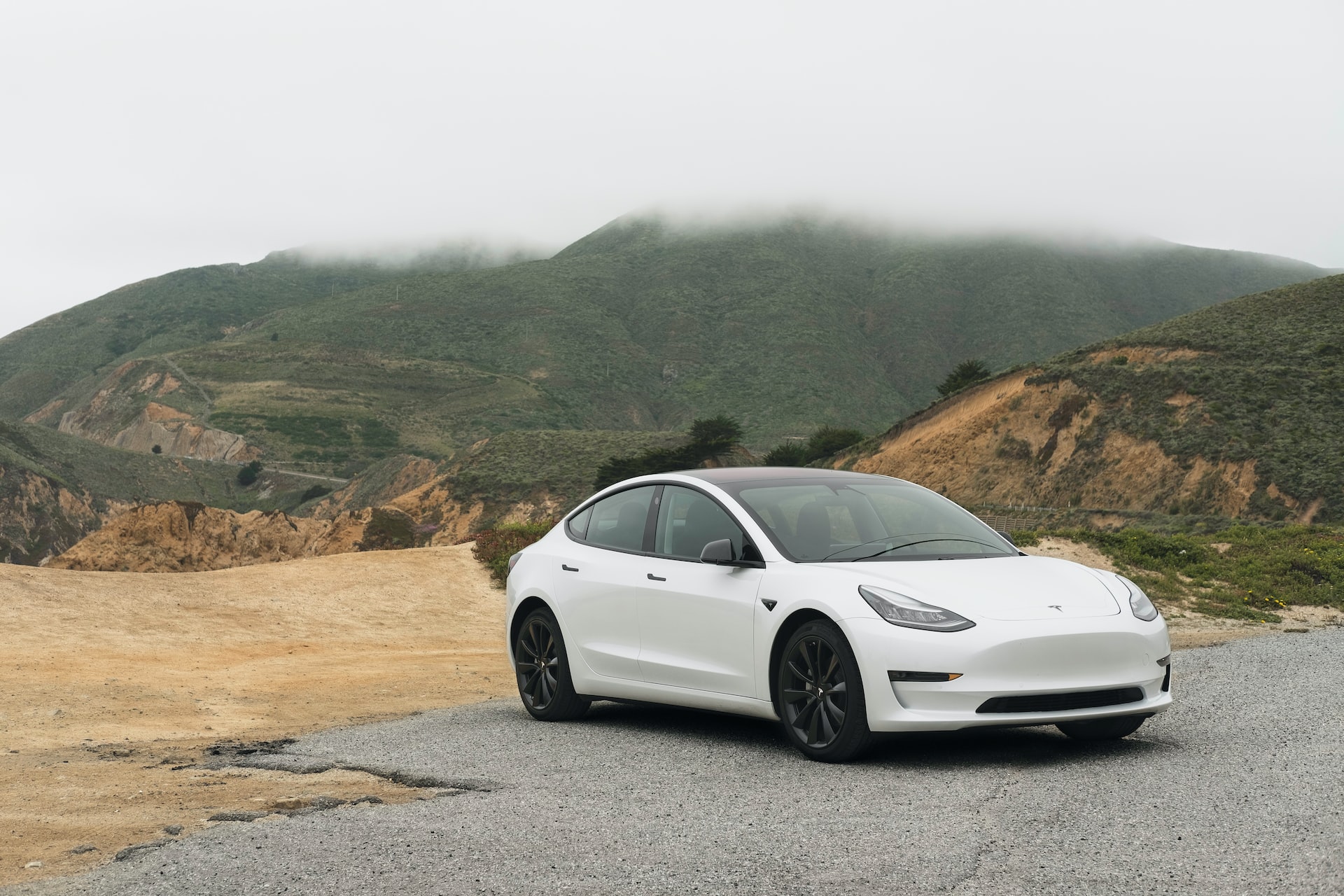 Drošākā automašīna – Elektromobilis Tesla